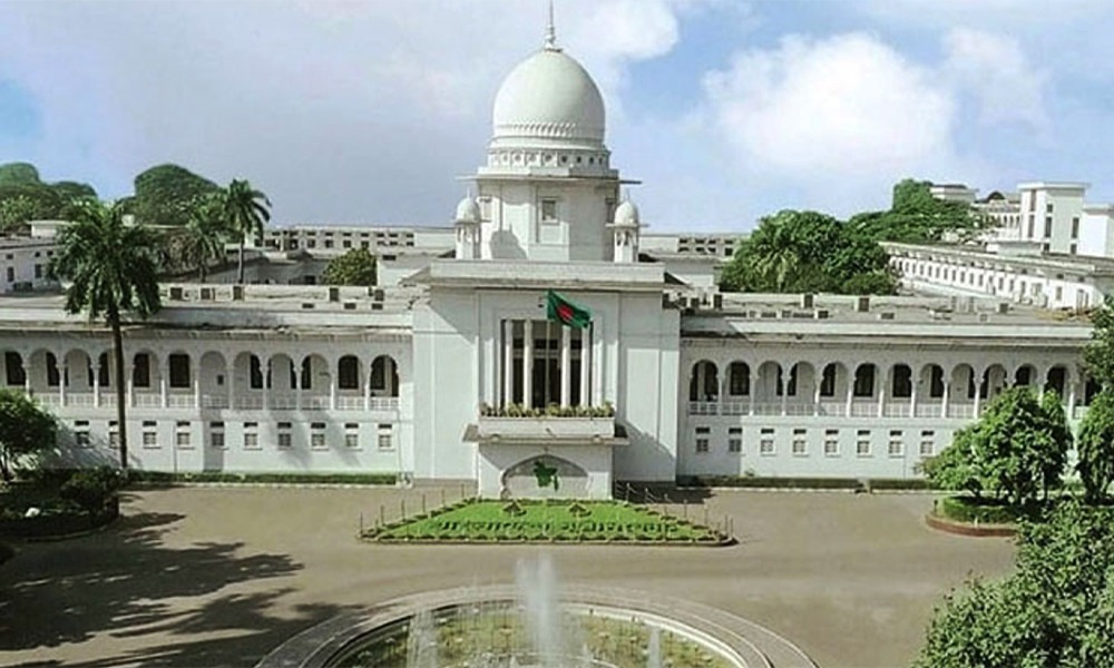 গত ৩ জুন থেকে শুরু হওয়া ঈদুল আজহার ছুটি, সাপ্তাহিক ছুটি ও আদালতের নির্ধারিত অবকাশ শেষে আবারও প্রাণচাঞ্চল্য ফিরছে দেশের সর্বোচ্চ আদালত, বাংলাদেশ সুপ্রিম কোর্টে। দীর্ঘ প্রায় দুই সপ্তাহের বিরতির পর আগামী রোববার, অর্থাৎ ২৩ জুন থেকে পুনরায় নিয়মিত বিচারিক কার্যক্রম শুরু হচ্ছে হাইকোর্ট বিভাগ ও আপিল বিভাগে।