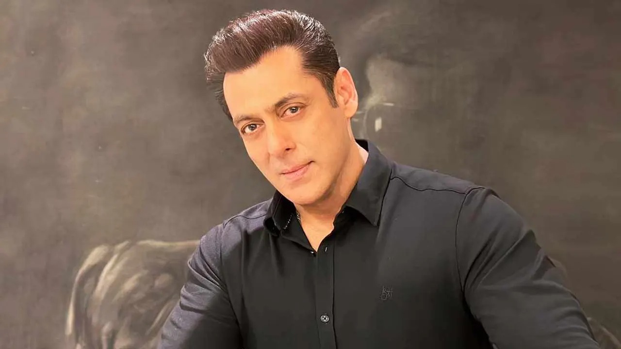 বলিউডের ভাইজানখ্যাত অভিনেতা সালমান খান। বলিউডের মোস্ট এলিজিবল ব্যাচেলর তিনি। ক্যারিয়ারে উপহার দিয়েছেন অনেক সুপার হিট সিনেমা। তার ক্যারিয়ার তুঙ্গে থাকলেও ব্যক্তিজীবনের অবস্থান একেবারে তলানিতে।