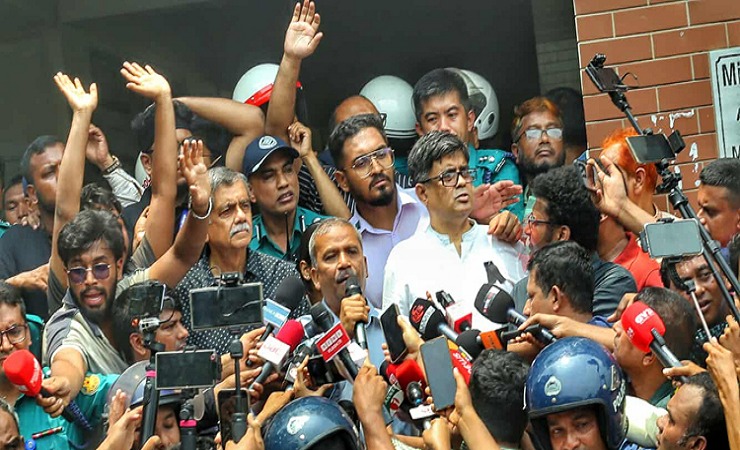 মাইলস্টোন স্কুল অ্যান্ড কলেজের শিক্ষার্থীদের ৬ দফা দাবি সরকার মেনে নিয়েছে বলে জানিয়েছেন আইন উপদেষ্টা আসিফ নজরুল।