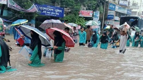 ফেনীতে ৩৪৭ মিলিমিটার বৃষ্টিপাত, ভাঙছে বেড়িবাঁধ