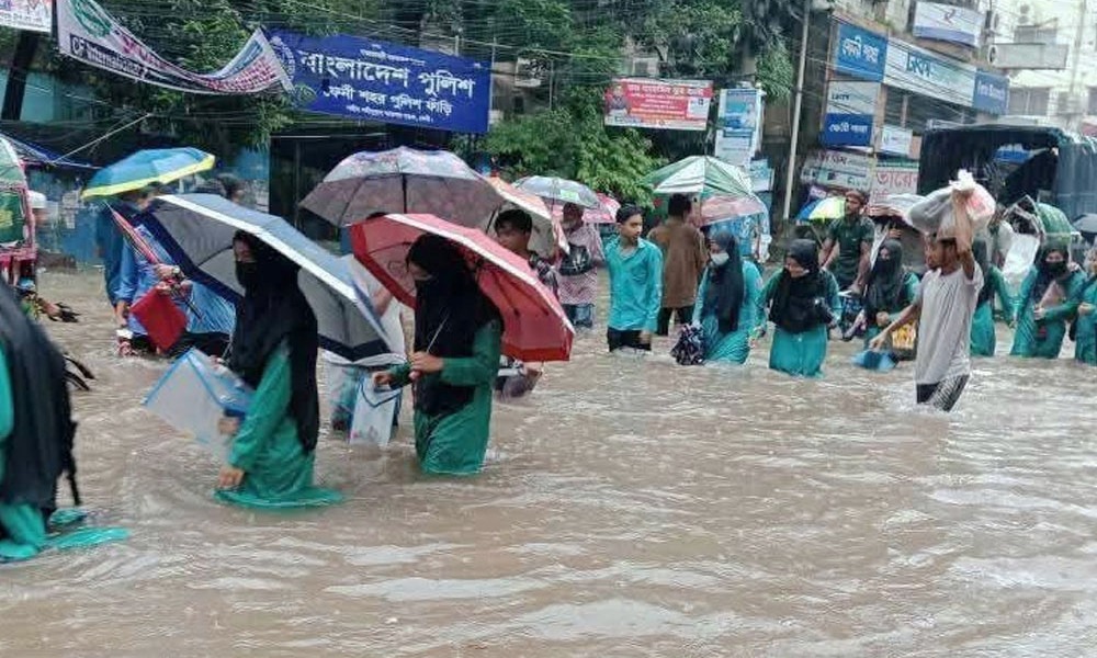 ফেনীতে ৩৪৭ মিলিমিটার বৃষ্টিপাত, ভাঙছে বেড়িবাঁধ